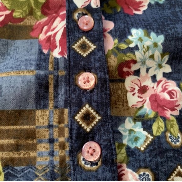 Pippa & Julie Floral Dress - Picture 7 of 8